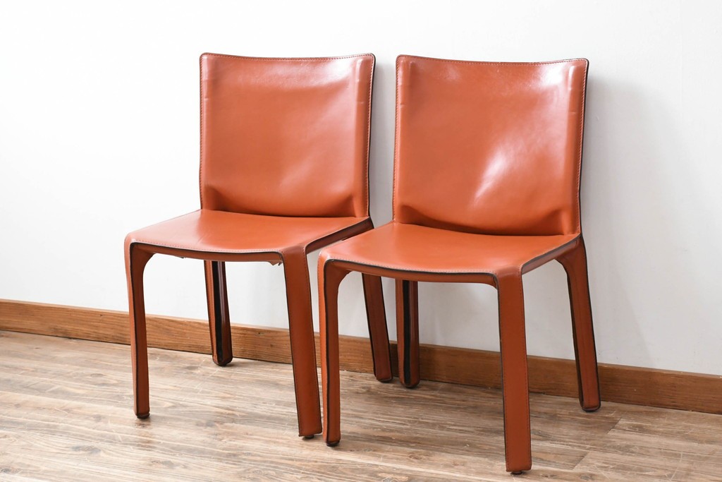 中古　Cassina(カッシーナ)　412 CAB(キャブ)　MARIO BELLINI(マリオ・ベリーニ)　端正なフォルムが魅力のアームレスチェア2脚　セット現行定価約60万円　(R-085377)