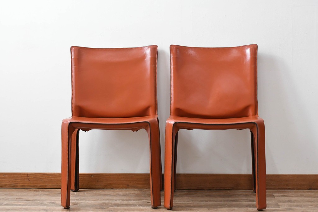 中古　Cassina(カッシーナ)　412 CAB(キャブ)　MARIO BELLINI(マリオ・ベリーニ)　端正なフォルムが魅力のアームレスチェア2脚　セット現行定価約60万円　(R-085377)