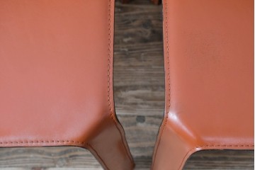 中古　Cassina(カッシーナ)　412 CAB(キャブ)　MARIO BELLINI(マリオ・ベリーニ)　端正なフォルムが魅力のアームレスチェア2脚　セット現行定価約60万円　(R-085377)