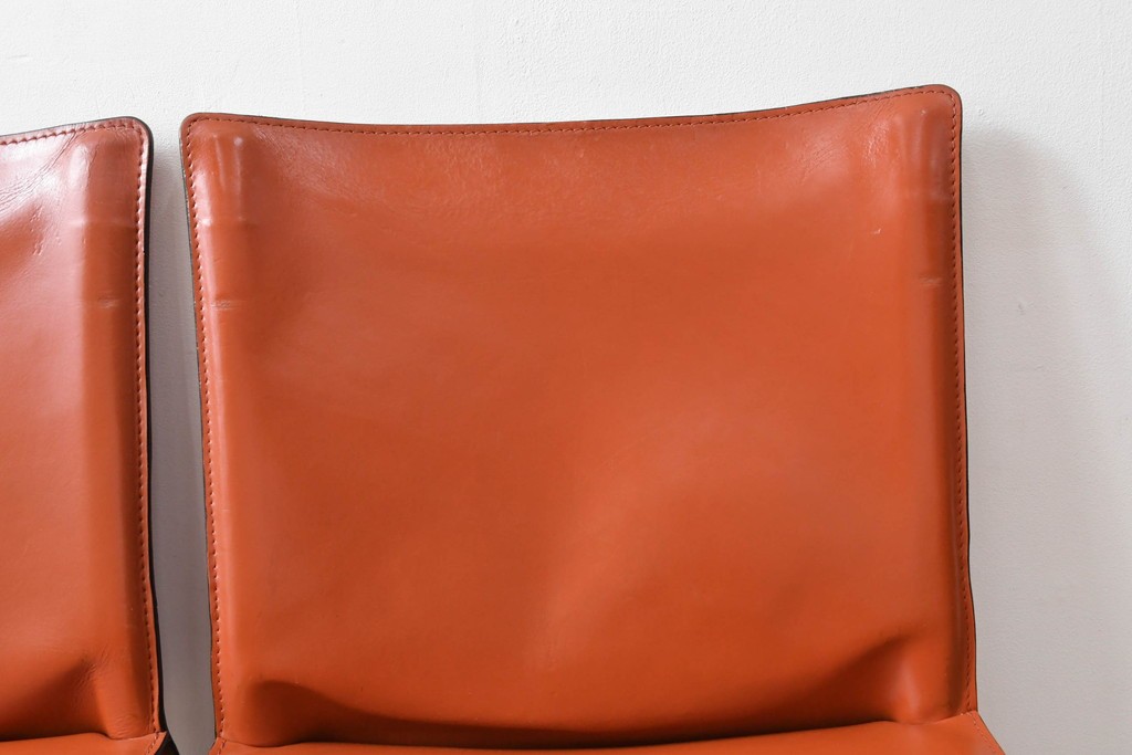 中古　Cassina(カッシーナ)　412 CAB(キャブ)　MARIO BELLINI(マリオ・ベリーニ)　端正なフォルムが魅力のアームレスチェア2脚　セット現行定価約60万円　(R-085377)