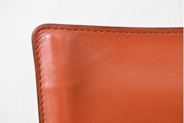 中古　Cassina(カッシーナ)　412 CAB(キャブ)　MARIO BELLINI(マリオ・ベリーニ)　端正なフォルムが魅力のアームレスチェア2脚　セット現行定価約60万円　(R-085377)