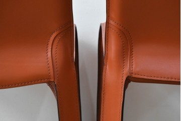 中古　Cassina(カッシーナ)　412 CAB(キャブ)　MARIO BELLINI(マリオ・ベリーニ)　端正なフォルムが魅力のアームレスチェア2脚　セット現行定価約60万円　(R-085377)