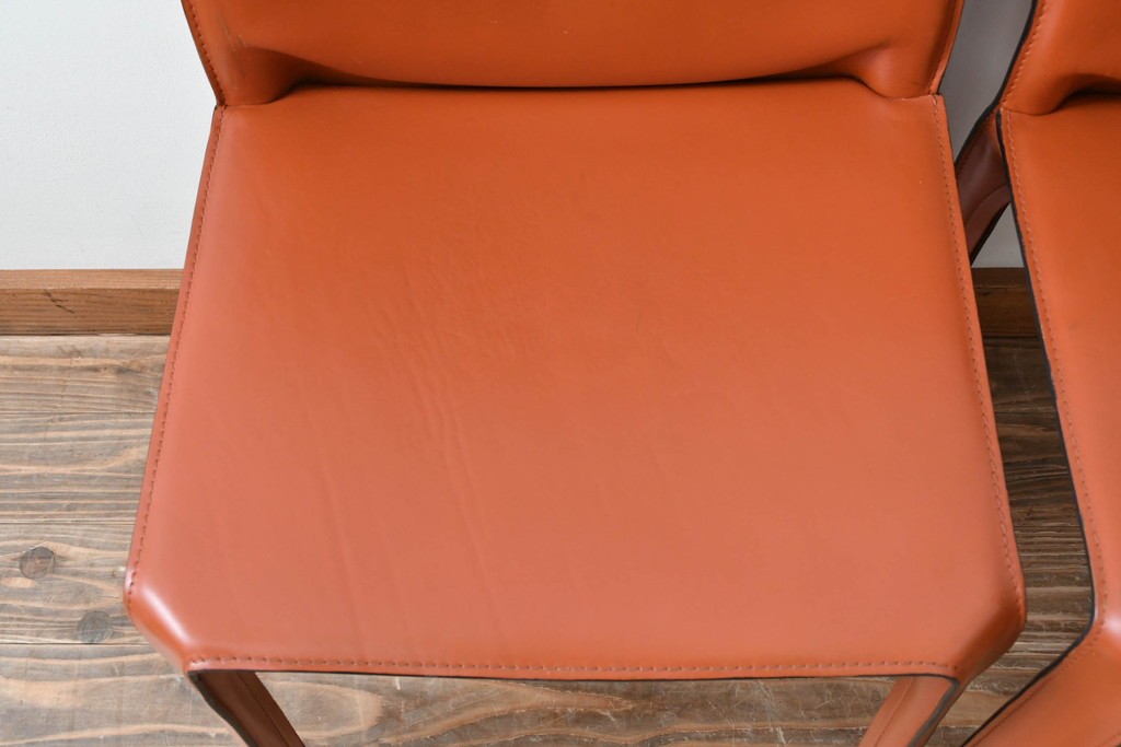 中古　Cassina(カッシーナ)　412 CAB(キャブ)　MARIO BELLINI(マリオ・ベリーニ)　端正なフォルムが魅力のアームレスチェア2脚　セット現行定価約60万円　(R-085377)