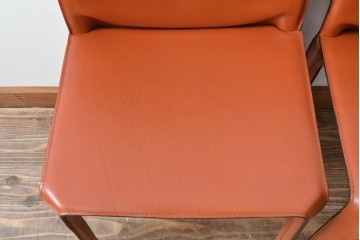 中古　Cassina(カッシーナ)　412 CAB(キャブ)　MARIO BELLINI(マリオ・ベリーニ)　端正なフォルムが魅力のアームレスチェア2脚　セット現行定価約60万円　(R-085377)