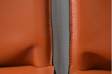 中古　Cassina(カッシーナ)　412 CAB(キャブ)　MARIO BELLINI(マリオ・ベリーニ)　端正なフォルムが魅力のアームレスチェア2脚　セット現行定価約60万円　(R-085377)