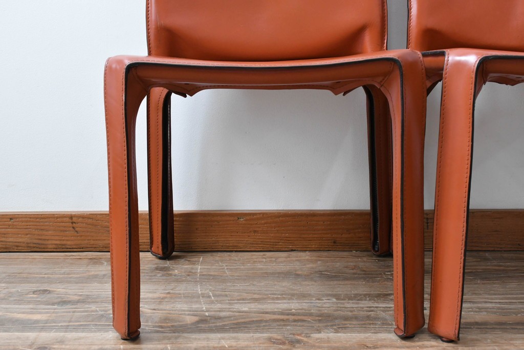 中古　Cassina(カッシーナ)　412 CAB(キャブ)　MARIO BELLINI(マリオ・ベリーニ)　端正なフォルムが魅力のアームレスチェア2脚　セット現行定価約60万円　(R-085377)