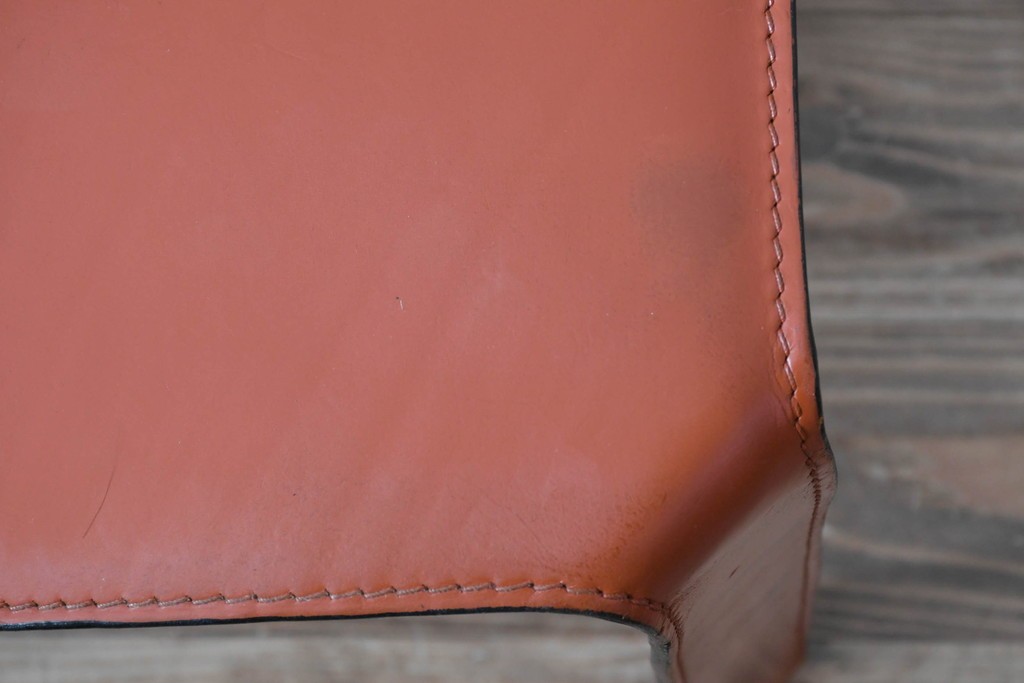 中古　Cassina(カッシーナ)　412 CAB(キャブ)　MARIO BELLINI(マリオ・ベリーニ)　端正なフォルムが魅力のアームレスチェア2脚　セット現行定価約60万円　(R-085377)