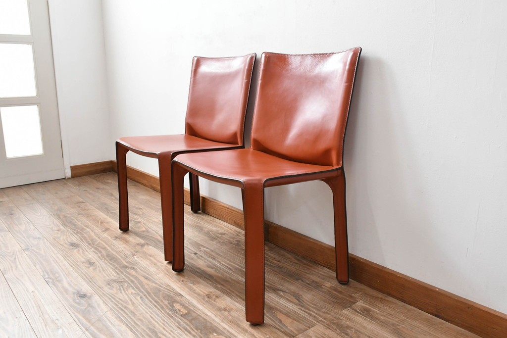 中古　Cassina(カッシーナ)　412 CAB(キャブ)　MARIO BELLINI(マリオ・ベリーニ)　端正なフォルムが魅力のアームレスチェア2脚　セット現行定価約60万円　(R-085377)