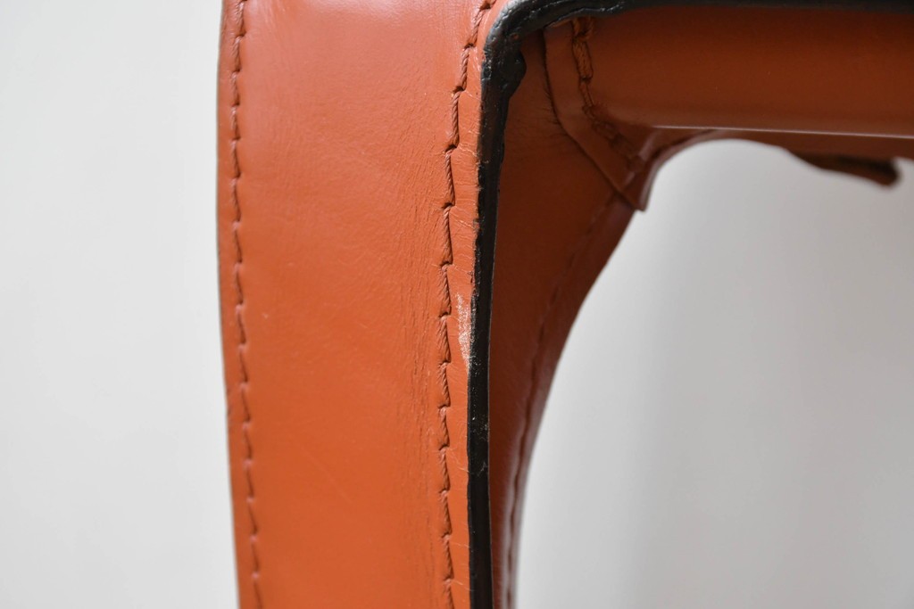 中古　Cassina(カッシーナ)　412 CAB(キャブ)　MARIO BELLINI(マリオ・ベリーニ)　端正なフォルムが魅力のアームレスチェア2脚　セット現行定価約60万円　(R-085377)