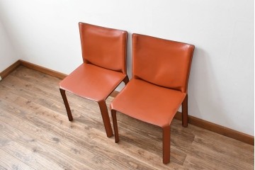 中古　Cassina(カッシーナ)　412 CAB(キャブ)　MARIO BELLINI(マリオ・ベリーニ)　端正なフォルムが魅力のアームレスチェア2脚　セット現行定価約60万円　(R-085377)