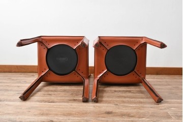 中古　Cassina(カッシーナ)　412 CAB(キャブ)　MARIO BELLINI(マリオ・ベリーニ)　端正なフォルムが魅力のアームレスチェア2脚　セット現行定価約60万円　(R-085377)