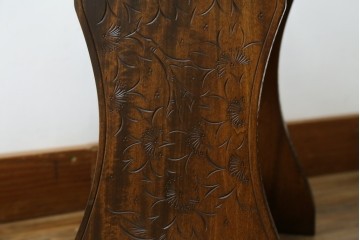 中古　美品　伝統工芸　軽井沢彫り　繊細な桜模様の彫刻が引き立つ上品なスツール　(R-085378)