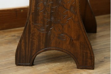 中古　美品　伝統工芸　軽井沢彫り　繊細な桜模様の彫刻が引き立つ上品なスツール　(R-085378)