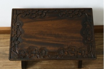 中古　美品　伝統工芸　軽井沢彫り　繊細な桜模様の彫刻が引き立つ上品なスツール　(R-085378)