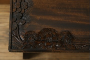 中古　美品　伝統工芸　軽井沢彫り　繊細な桜模様の彫刻が引き立つ上品なスツール　(R-085378)