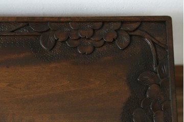 中古　美品　伝統工芸　軽井沢彫り　繊細な桜模様の彫刻が引き立つ上品なスツール　(R-085378)