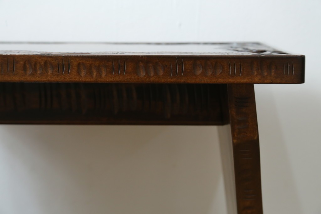 中古　美品　伝統工芸　軽井沢彫り　繊細な桜模様の彫刻が引き立つ上品なスツール　(R-085378)