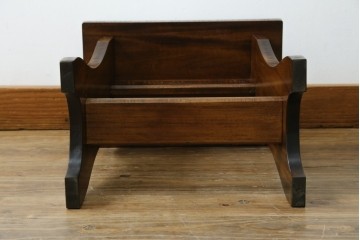 中古　美品　伝統工芸　軽井沢彫り　繊細な桜模様の彫刻が引き立つ上品なスツール　(R-085378)