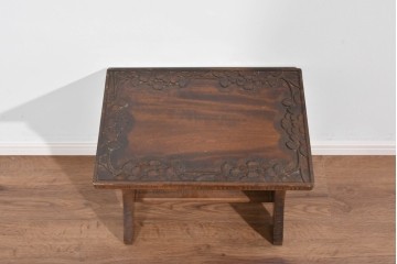 中古　美品　伝統工芸　軽井沢彫り　繊細な桜模様の彫刻が引き立つ上品なスツール　(R-085378)