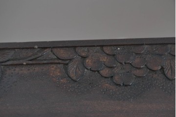 中古　伝統工芸　軽井沢彫り　桜の彫刻が味わいを添えるコンソール　(R-085379)