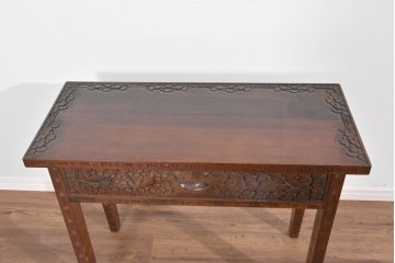 中古　伝統工芸　軽井沢彫り　桜の彫刻が味わいを添えるコンソール　(R-085379)