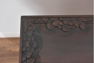 中古　伝統工芸　軽井沢彫り　桜の彫刻が味わいを添えるコンソール　(R-085379)