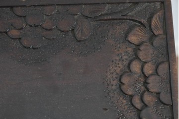 中古　伝統工芸　軽井沢彫り　桜の彫刻が味わいを添えるコンソール　(R-085379)