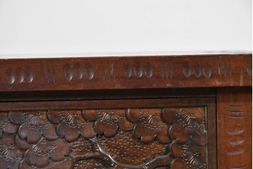 中古　伝統工芸　軽井沢彫り　桜の彫刻が味わいを添えるコンソール　(R-085379)