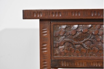 中古　伝統工芸　軽井沢彫り　桜の彫刻が味わいを添えるコンソール　(R-085379)