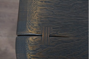 中古　超美品　飛騨産業　キツツキ　PROVINCIAL(プロヴィンシャル)　ナラ材　重厚な脚部が映えるセンターテーブル 　定価約35万円相当　(R-085380)