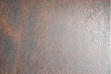 中古　希少な廃番品!!　北海道民芸家具　深みのある丸天板と重厚な挽物脚が味わい深いサイドテーブル　(R-085381)