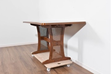 中古　美品　三越家具　カントリーハウス　Brugge(ブルージュ)　編み込みの脚部デザインが涼しげなバタフライテーブル　(R-085383)