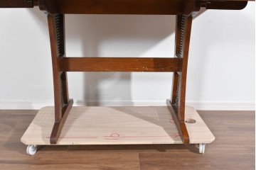 中古　美品　三越家具　カントリーハウス　Brugge(ブルージュ)　編み込みの脚部デザインが涼しげなバタフライテーブル　(R-085383)