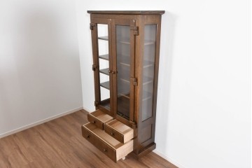 中古　超美品　KASHIWA(柏木工)　WILDERNESS(ウィルダネス)　堅牢な造りと重厚な意匠が魅力のキャビネット　(R-085384)