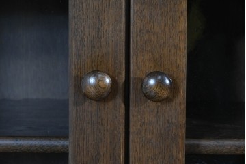 中古　超美品　KASHIWA(柏木工)　WILDERNESS(ウィルダネス)　堅牢な造りと重厚な意匠が魅力のキャビネット　(R-085384)