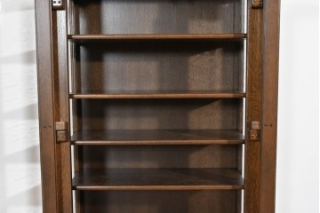 中古　超美品　KASHIWA(柏木工)　WILDERNESS(ウィルダネス)　堅牢な造りと重厚な意匠が魅力のキャビネット　(R-085384)