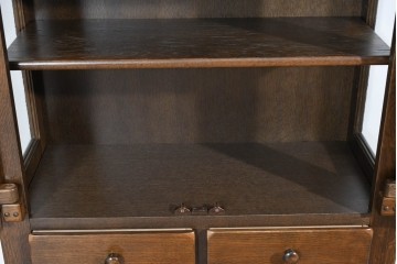 中古　超美品　KASHIWA(柏木工)　WILDERNESS(ウィルダネス)　堅牢な造りと重厚な意匠が魅力のキャビネット　(R-085384)