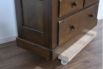 中古　超美品　KASHIWA(柏木工)　WILDERNESS(ウィルダネス)　堅牢な造りと重厚な意匠が魅力のキャビネット　(R-085384)