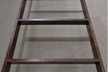 中古　美品　松本民芸家具　637型ベッドS　深い色合いの木肌が美しいシングルベッドフレーム　(R-085387)