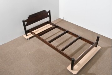 中古　美品　松本民芸家具　637型ベッドS　深い色合いの木肌が美しいシングルベッドフレーム　(R-085387)