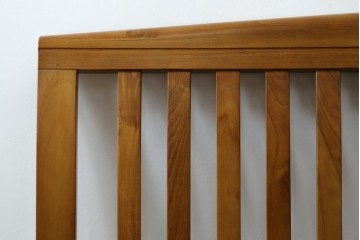 中古　美品　希少な廃番品　チーク無垢材　SCANTEAK(スキャンティーク)　天然木の温もりを感じられるダブルサイズのベッドフレーム　(R-085391)