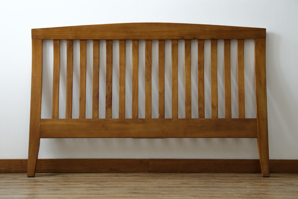 中古　美品　希少な廃番品　チーク無垢材　SCANTEAK(スキャンティーク)　天然木の温もりを感じられるダブルサイズのベッドフレーム　(R-085391)