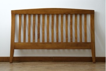 中古　美品　希少な廃番品　チーク無垢材　SCANTEAK(スキャンティーク)　天然木の温もりを感じられるダブルサイズのベッドフレーム　(R-085391)