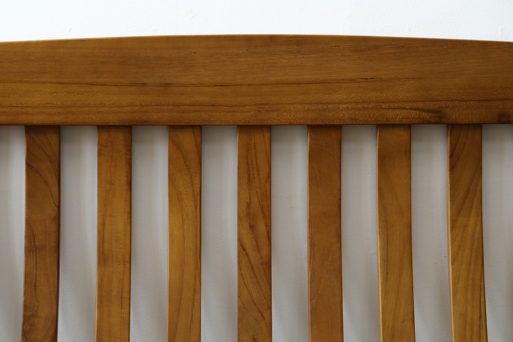 中古　美品　希少な廃番品　チーク無垢材　SCANTEAK(スキャンティーク)　天然木の温もりを感じられるダブルサイズのベッドフレーム　(R-085391)