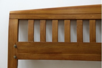 中古　美品　希少な廃番品　チーク無垢材　SCANTEAK(スキャンティーク)　天然木の温もりを感じられるダブルサイズのベッドフレーム　(R-085391)