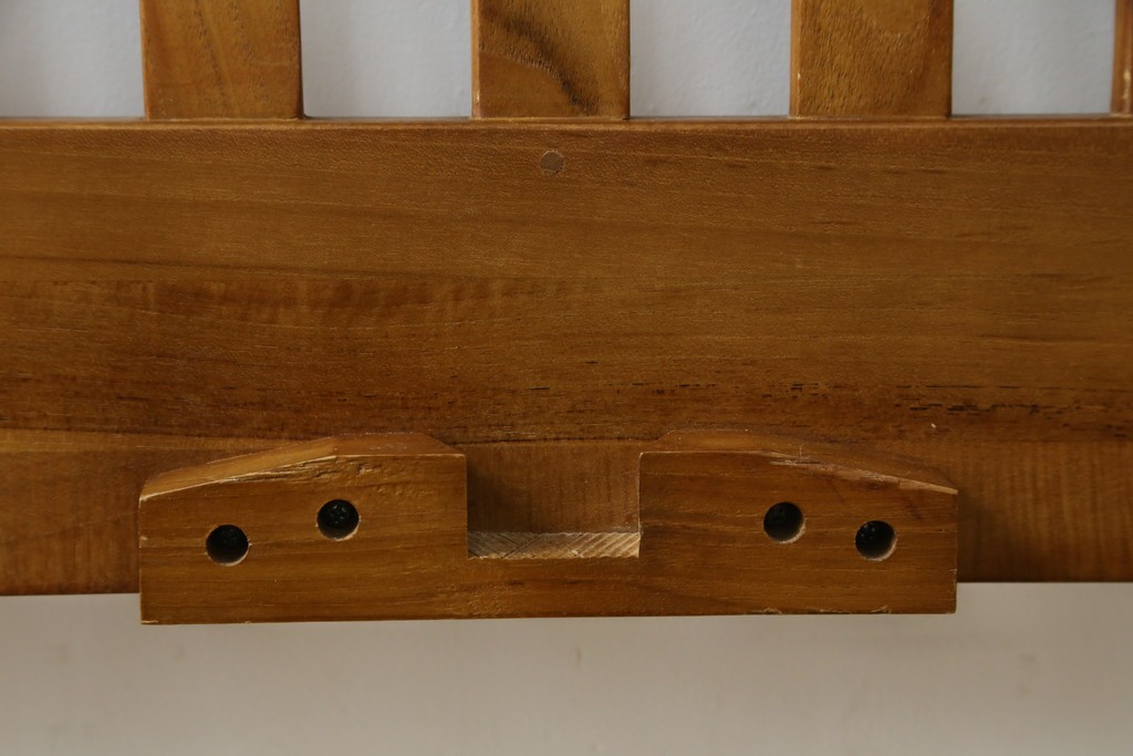 中古　美品　希少な廃番品　チーク無垢材　SCANTEAK(スキャンティーク)　天然木の温もりを感じられるダブルサイズのベッドフレーム　(R-085391)