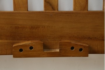 中古　美品　希少な廃番品　チーク無垢材　SCANTEAK(スキャンティーク)　天然木の温もりを感じられるダブルサイズのベッドフレーム　(R-085391)