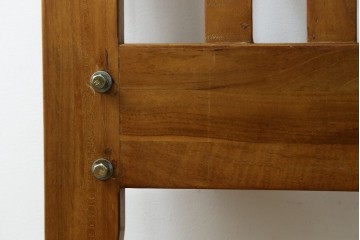 中古　美品　希少な廃番品　チーク無垢材　SCANTEAK(スキャンティーク)　天然木の温もりを感じられるダブルサイズのベッドフレーム　(R-085391)