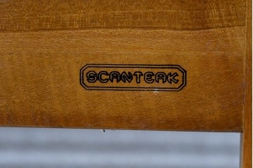 中古　美品　希少な廃番品　チーク無垢材　SCANTEAK(スキャンティーク)　天然木の温もりを感じられるダブルサイズのベッドフレーム　(R-085391)