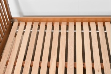 中古　美品　希少な廃番品　チーク無垢材　SCANTEAK(スキャンティーク)　天然木の温もりを感じられるダブルサイズのベッドフレーム　(R-085391)